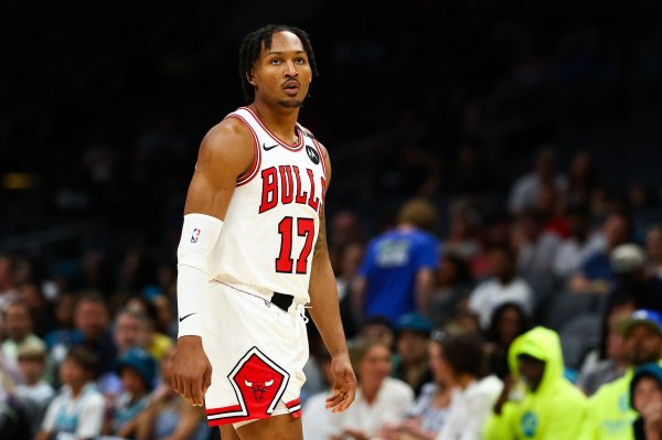 辽宁配资平台叫什么名字 夏联单场37分贾米尔-杨被公牛裁掉 给河村勇辉签双向合同让路